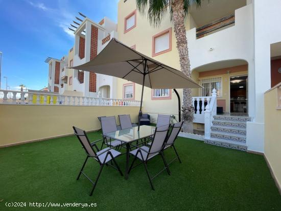 Bungalow en planta baja de 2 dormitorios con piscina comunitaria en La Zenia, Orihuela Costa. - ALIC