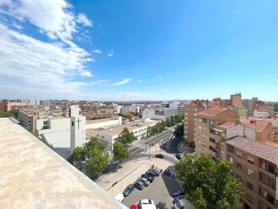 ÁTICO DUPLEX, 5 DORMITORIOS, 2 BAÑOS, 1 ASEO, 2 PLAZAS GARAJE Y TRASTERO - ZARAGOZA