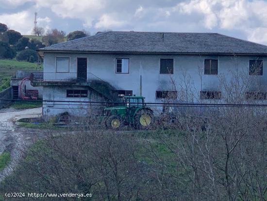 TERRENO CON VARIAS EDIFICACIONES - CANTABRIA