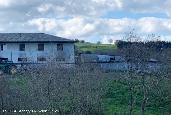 TERRENO CON VARIAS EDIFICACIONES - CANTABRIA