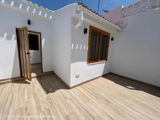 CHALET ADOSADO EN LOS ÁNGELES, REFORMADO - ALICANTE