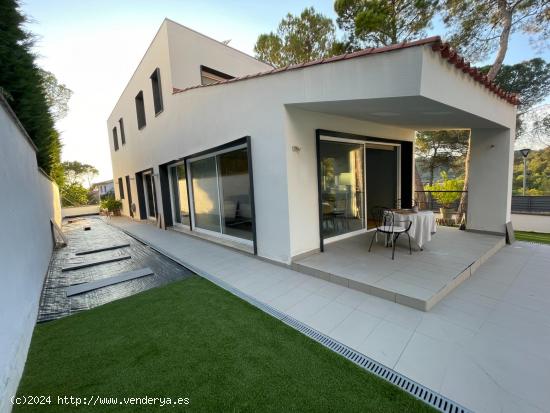  ESPECTACULAR CASA EN VENDA A CASTELLOLÍ - ELS PINYERETS - BARCELONA 