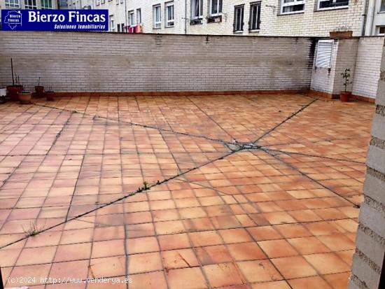 PRECIOSO PISO DE 138 M2, CON TERRAZA DE 120 M2 EN PLENO CENTRO DE PONFERRADA - LEON