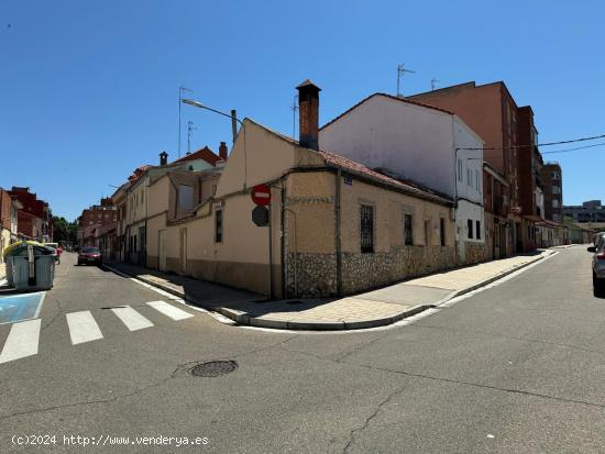  CASA EN VENTA - VALLADOLID 