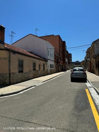 CASA EN VENTA - VALLADOLID