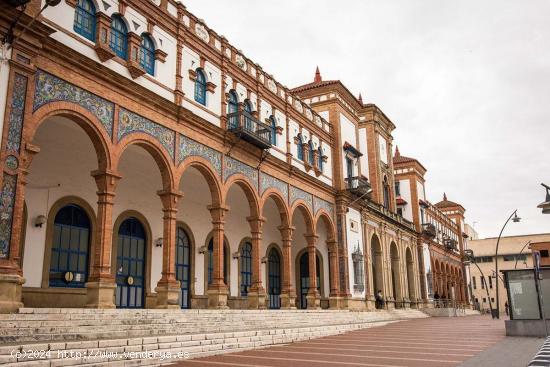  AMPLIO PISO DE CUATRO DORMITORIOS CON GARAJE Y TRASTERO ZONA ESTACIÓN DE RENFE - CADIZ 