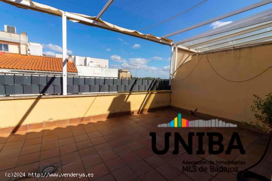 Magnífico Ático con Terraza de dos dormitorios, garaje y trastero en San Roque. - BADAJOZ