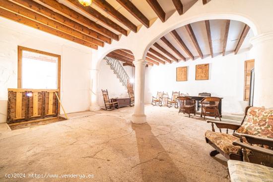 Casa señorial típica mallorquina en centro de Petra - BALEARES