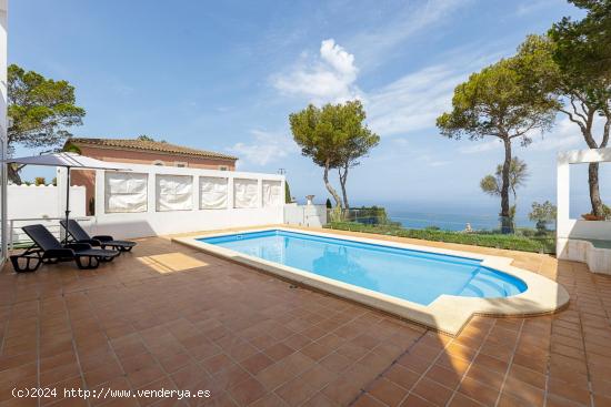 SE VENDE ESPECTACULAR VILLA DE LUJO CON INCREÍBLES VISTAS A LA BAHÍA - BALEARES