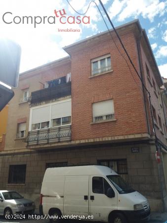 VENTA EDIFICIO.-.TRES PLANTAS Y BC.-.ZONA UVA - SEGOVIA