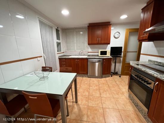  SE ALQUILA PISO CON MUEBLES Y ELECTRODOMESTICOS - VALENCIA 