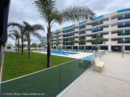  Piso con terraza 17.64 M2 orientación SUR, con aparcamiento y trastero, piscina comunitaria - MALAG 