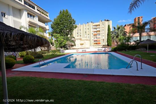 Alquiler Larga Temporada. Ático en la Carihuela , con Piscina y parking a 100 metros de la Playa !!