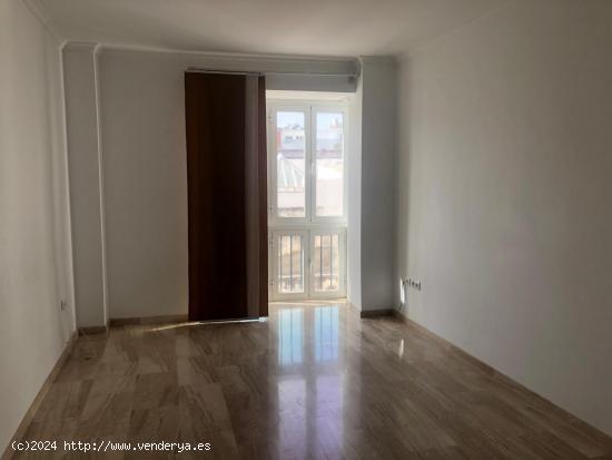 ¡¡PISO CENTRICO EN VENTA!! POR ZONA DE LA ALAMEDA DEL RIO EN CHICLANA DE LA FRA. - CADIZ