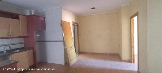 OPORTUNIDAD, SE VENDE PISO EN SAN ANTON. - MURCIA