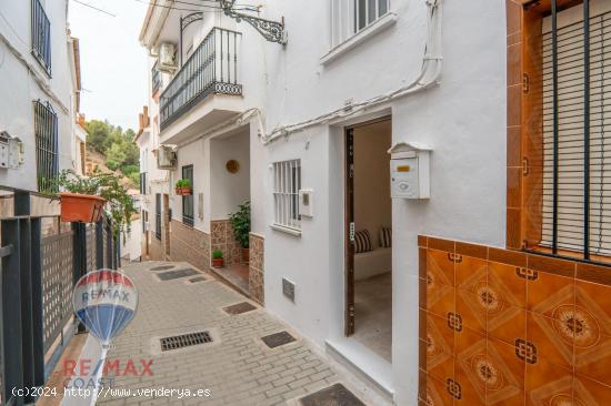 ENCANTADORA CASA EN TOLOX (MÁLAGA) - MALAGA