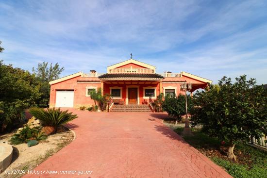  CASA DE CAMPO DE 4 DORMITORIOS CON PISCINA PRIVADA - ZONA LA CAMPANETA, ORIHUELA - - ALICANTE 