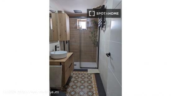 Apartamento entero de 3 dormitorios en Sevilla - SEVILLA