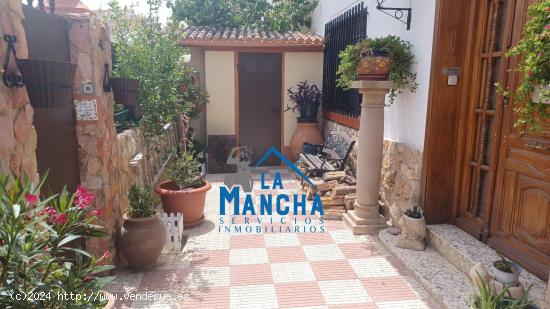 INMOBILARIA LA MANCHA VENDE CHALET EN ZONA FATIMA/CIRCUNVALACION - ALBACETE