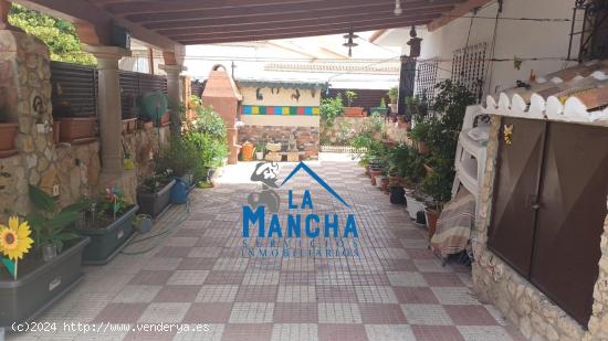 INMOBILARIA LA MANCHA VENDE CHALET EN ZONA FATIMA/CIRCUNVALACION - ALBACETE