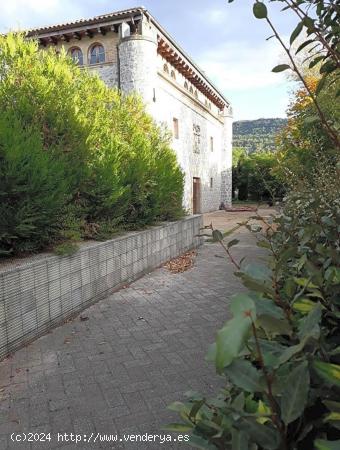 Palacio Medieval en Venta: Ideal para Vivir e Invertir - ALAVA