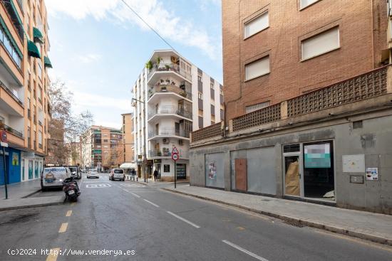 EN VENTA LOCAL OFICINA CAIXA BANK EN AVENIDA CADIZ - GRANADA