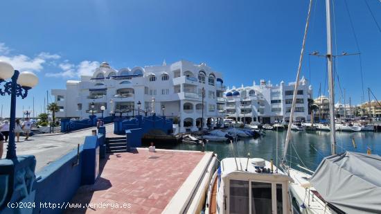  Parking de lujo en Puerto Marina con vistas al mar - MALAGA 