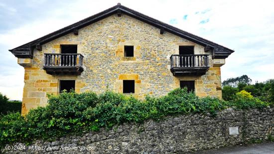 Impresionante Casona Montañesa en Ruiloba: Oportunidad Única de Inversión en la Costa Cantábrica