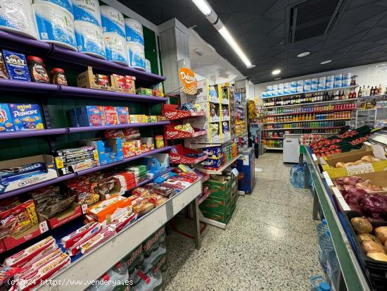 Se traspasa pequeño supermercado en Castelldefels - BARCELONA