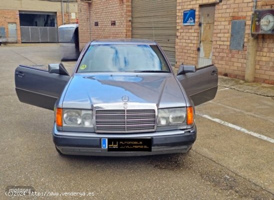 Mercedes 230 CE de 1990 con 190.000 Km por 4.900 EUR. en Barcelona