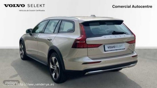 Volvo V 60 Core, B4 (diesel) AWD, Diesel de 2023 con 21.432 Km por 43.900 EUR. en Barcelona