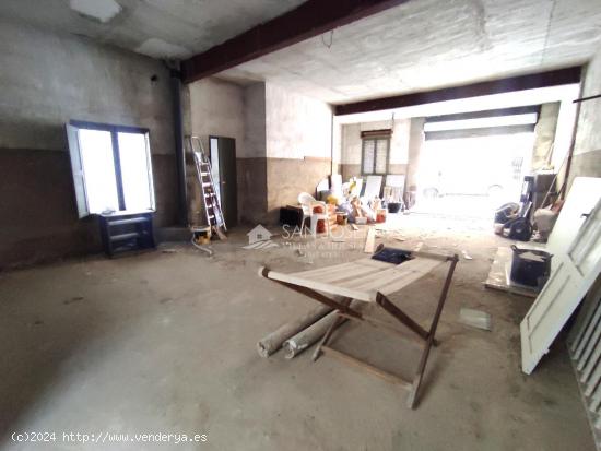 SE VENDE LOCAL COMERCIAL CON PATIO EN NOVELDA ZONA NAVAS DE TOLOSA. - ALICANTE