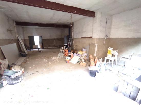 SE VENDE LOCAL COMERCIAL CON PATIO EN NOVELDA ZONA NAVAS DE TOLOSA. - ALICANTE