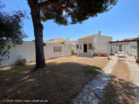 Encantador chalet en Torrevieja, zona San Luis - ALICANTE