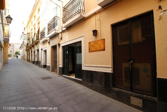 Local ,antiguo restaurante en el Casco Antiguo muy céntrico - BADAJOZ