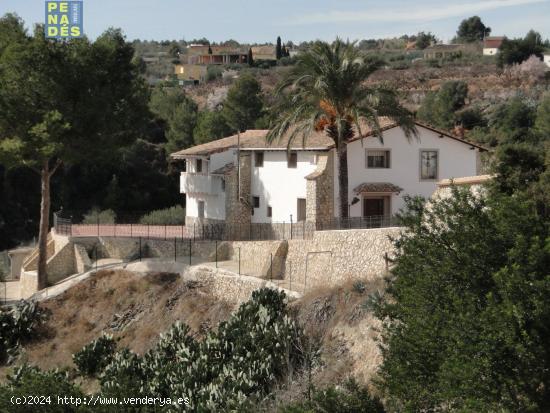 IMPRESIONANTE CHALET CON VISTAS ESPECTACULARES - VALENCIA