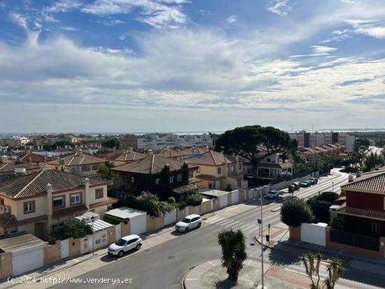 Magnífico piso con Terraza y Vistas Panorámicas en Vistahermosa - CADIZ