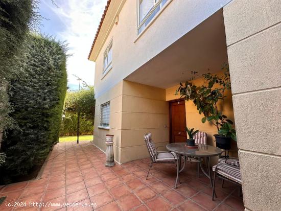 CASA EN URBANIZACIÓN GUADIANA - BADAJOZ