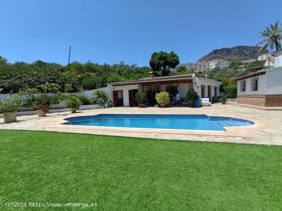 MARAVILLOSA FINCA EN ALORA - MALAGA