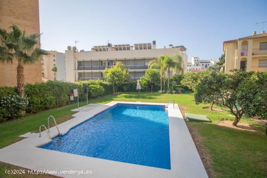  Magnífico apartamento con terraza en la Carihuela a tan sólo 300 metros de la playa - MALAGA 