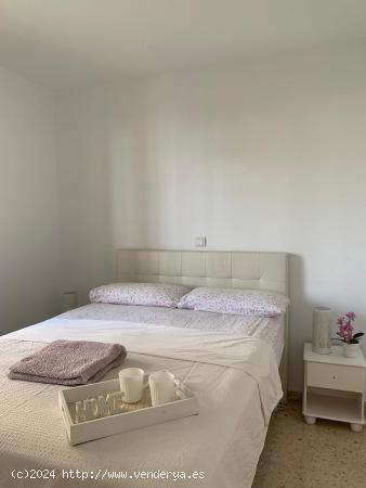 Magnífico apartamento con terraza en la Carihuela a tan sólo 300 metros de la playa - MALAGA