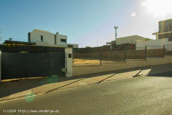 PARCELA CON PROYECTO PARA CONSTRUIR LAS VAGUADAS BADAJOZ - BADAJOZ