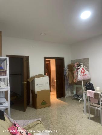 Local comercial en Alminares - GRANADA