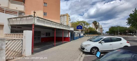 LOCAL COMERCIOAL DE 80M CON TERRAZA EN LA PLAYA DE GANDIA ZONA PARC CLOT DE LA MOTA - VALENCIA