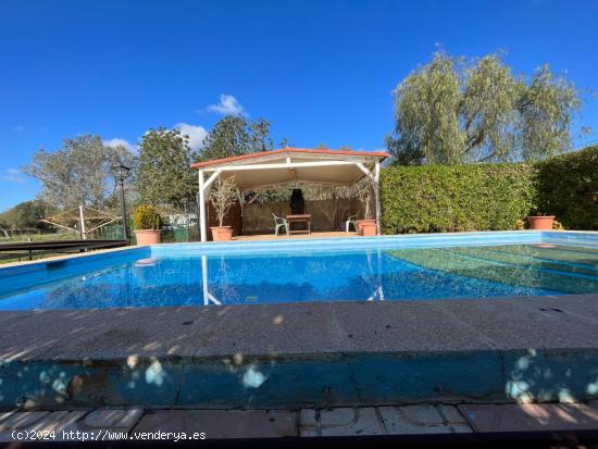 Rústica en LLucmajor con piscina y cuadras para caballos - BALEARES