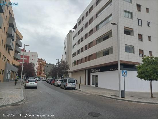 PLAZA DE GARAJE  PROXIMA A EVOLUTION CENTER Y AVD.  CARRETERA TRASSIERRA. - CORDOBA