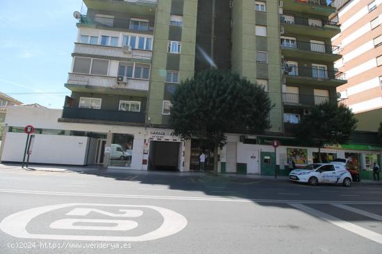  Plazas de garaje en Carretera de la Sierra - Granada - GRANADA 