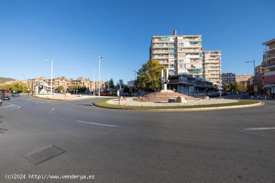 LOCAL COMERCIAL EN-- ARABIAL - GRANADA. - GRANADA