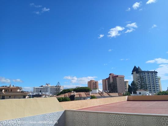   ¡Tu Refugio Moderno en Fuengirola! Piso con Terraza, Ascensor y Cerca de Todo  - MALAGA 