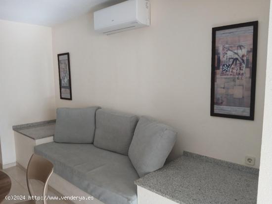  ¡Tu Refugio Moderno en Fuengirola! Piso con Terraza, Ascensor y Cerca de Todo  - MALAGA